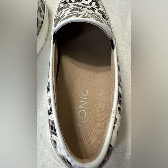 Vionic Dinora Leopard Brow Snake Print Leather Slip-On  Flats with Textured Sole - Picture 11 of 16